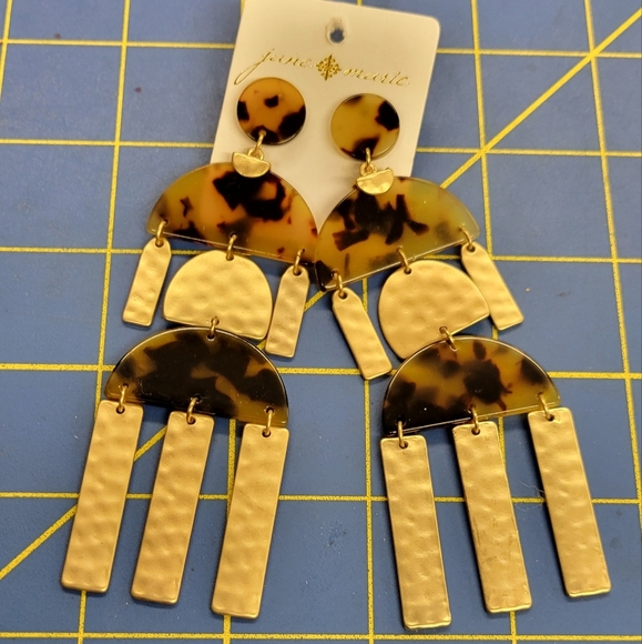 Leopard & Gold Tone 4.5" Dangle Earrings - Picture 1 of 2